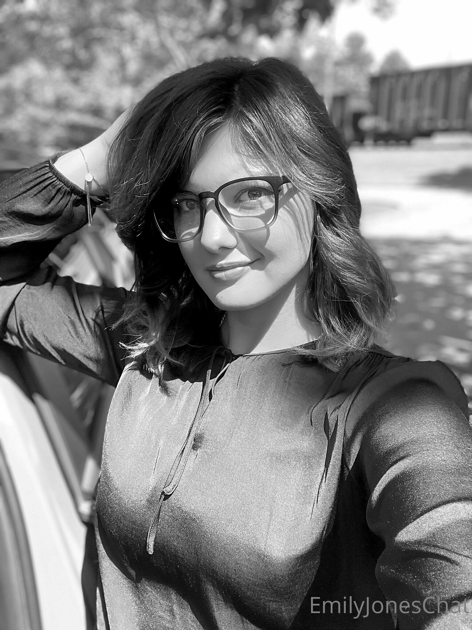 "*Looks like an old photo of me, once we grew old together ️*" by emjaybird from OnlyFans Coomer
