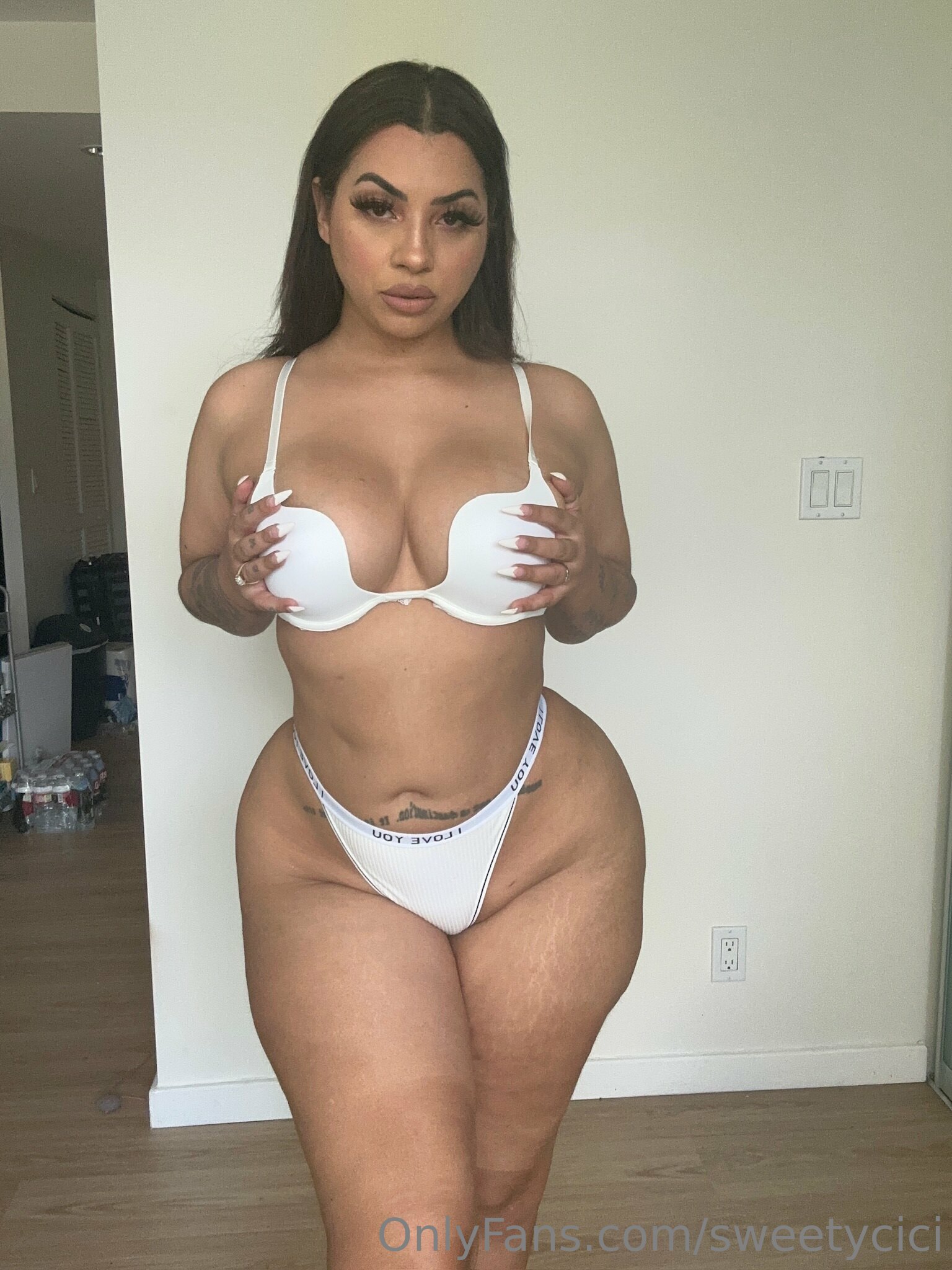 https://coomer.su/onlyfans/user/sweetycici/post/586962833